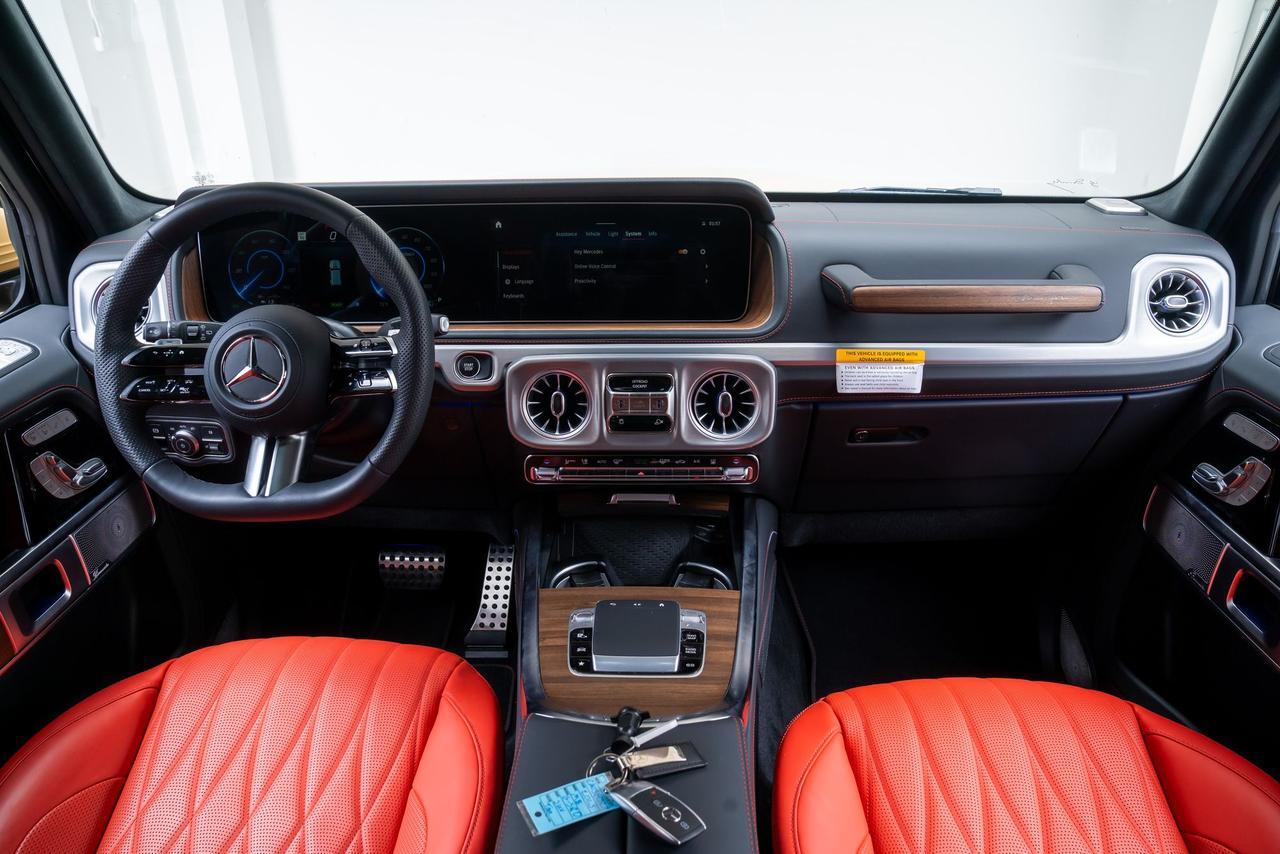 2025 Mercedes-Benz G-Class G 580 MANUFAKTUR Interior Package Plus / Burmester Audio Portland OR