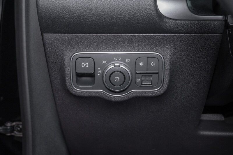 2025 Mercedes-Benz GLB 250 4MATIC&reg; SUV Irving TX