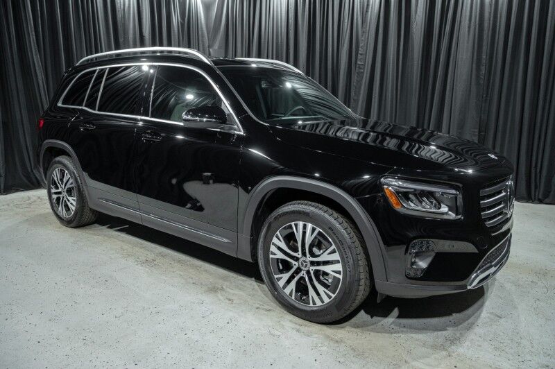 2025 Mercedes Benz GLB 250 photo 3