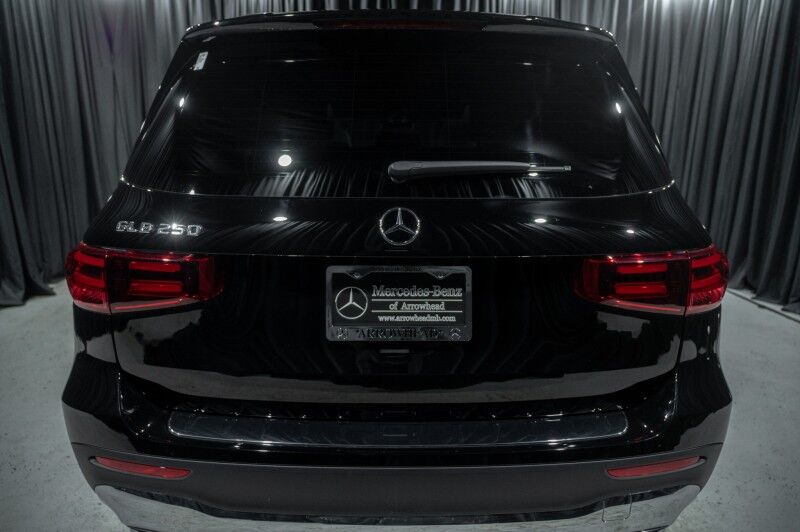 2025 Mercedes Benz GLB 250 photo 6