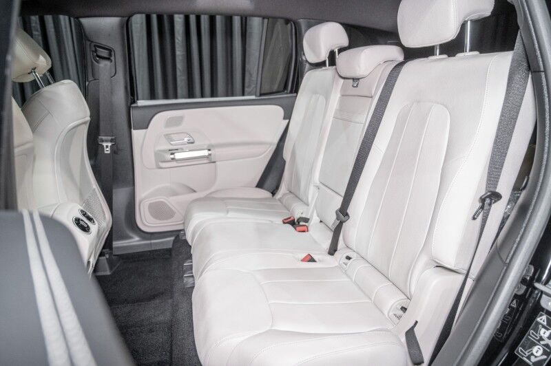 2025 Mercedes Benz GLB 250 photo 12