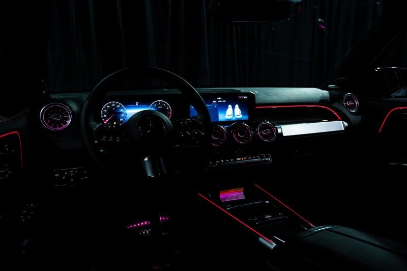 2025 Mercedes Benz GLB 250 photo 21