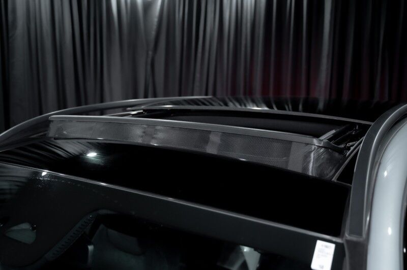 2025 Mercedes Benz GLB 250 photo 9