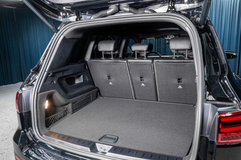 2025 Mercedes Benz GLB 250 photo 2