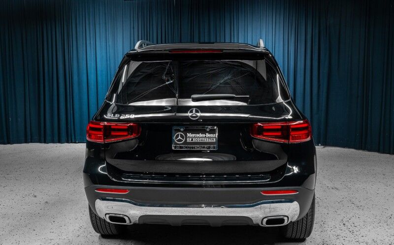 2025 Mercedes Benz GLB 250 photo 4