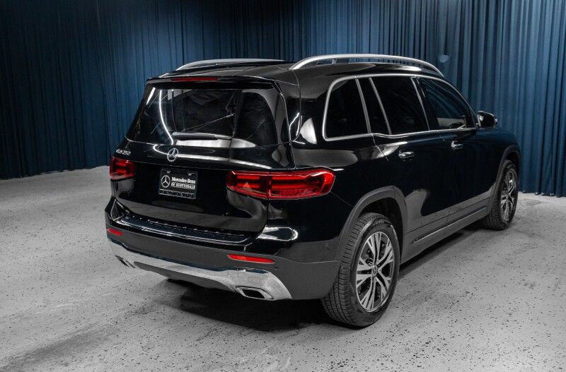 2025 Mercedes Benz GLB 250 photo 3