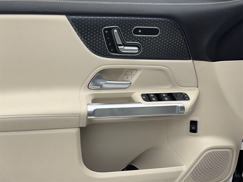 2025 Mercedes-Benz GLB GLB 250 NAV,CAM,HTD STS,BLIND SPOT,19&quot; WLS Plano TX