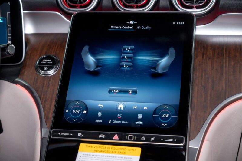 2025 Mercedes Benz GLC 300 photo 17
