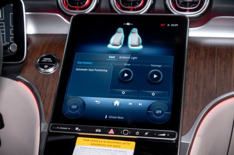 2025 Mercedes Benz GLC 300 photo 16