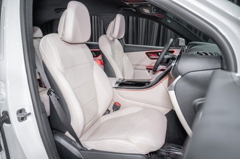 2025 Mercedes Benz GLC 300 photo 14