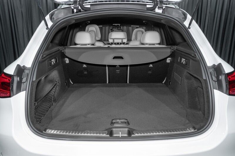 2025 Mercedes Benz GLC 300 photo 9