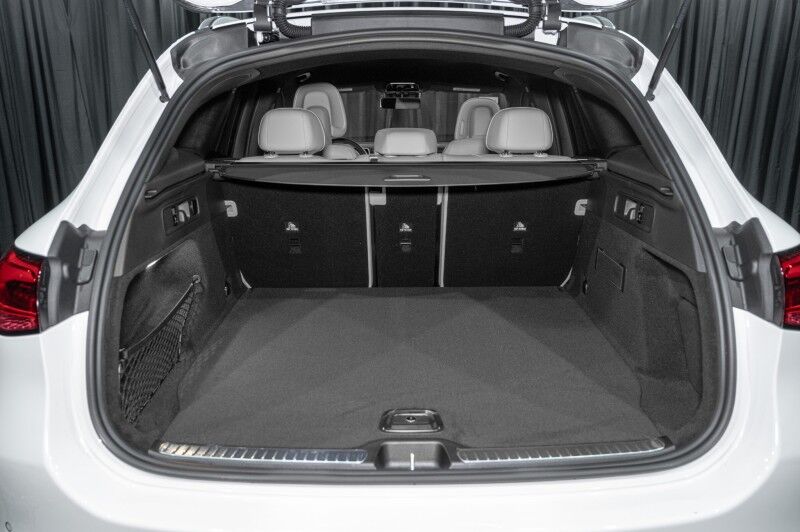 2025 Mercedes Benz GLC 300 photo 9
