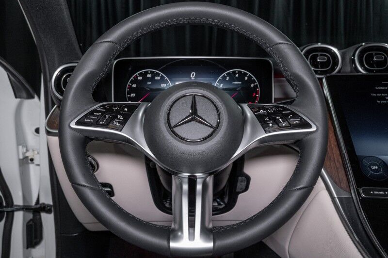 2025 Mercedes Benz GLC 300 photo 20