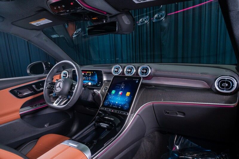2025 Mercedes Benz GLC 43 AMG 4MATIC photo 4