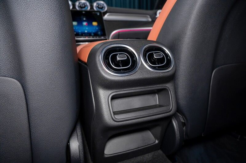 2025 Mercedes Benz GLC 43 AMG 4MATIC photo 21