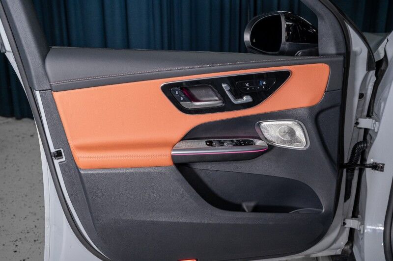2025 Mercedes Benz GLC 43 AMG 4MATIC photo 11