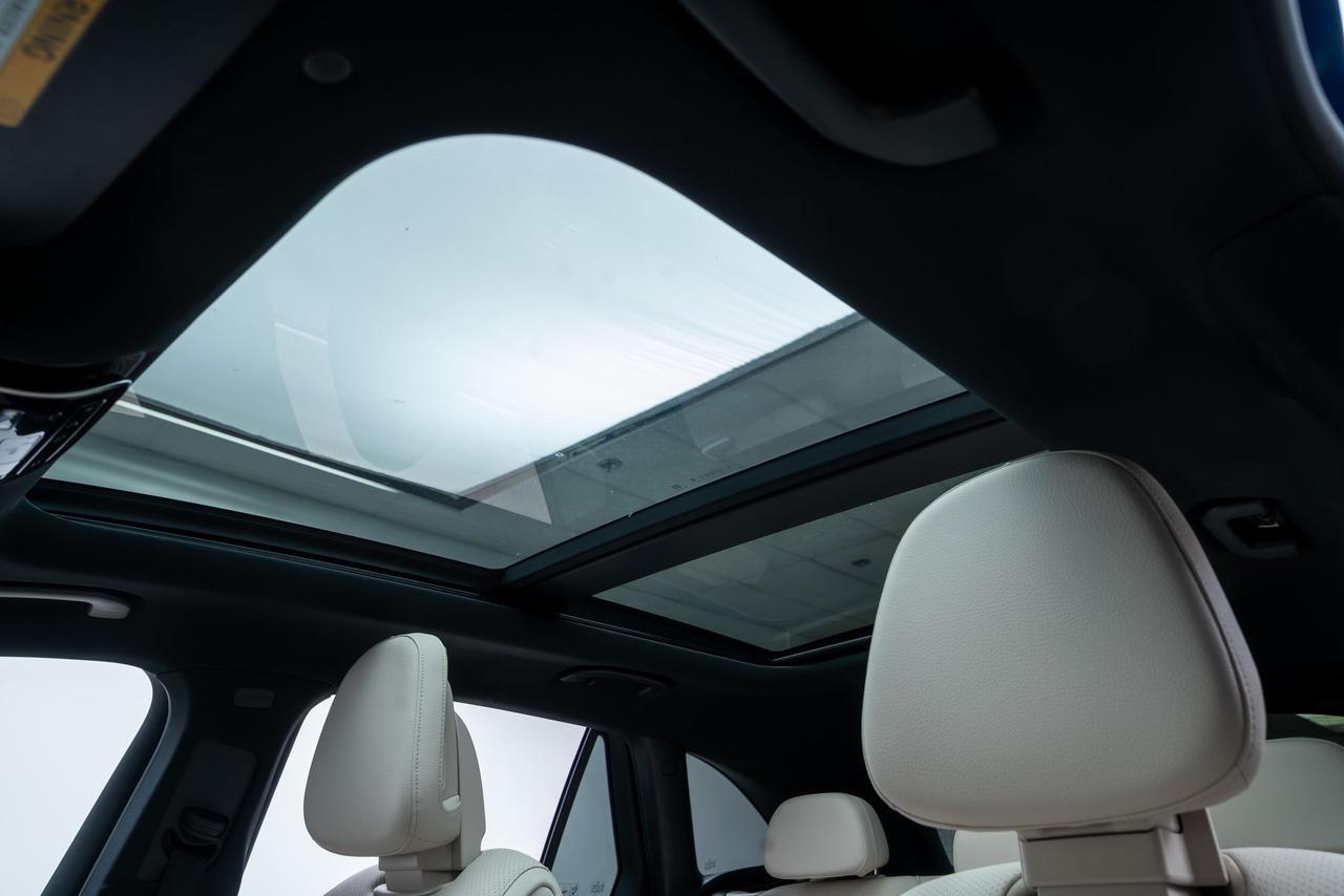 2025 Mercedes-Benz GLC GLC 300 Exclusive Trim AMG Line Portland OR