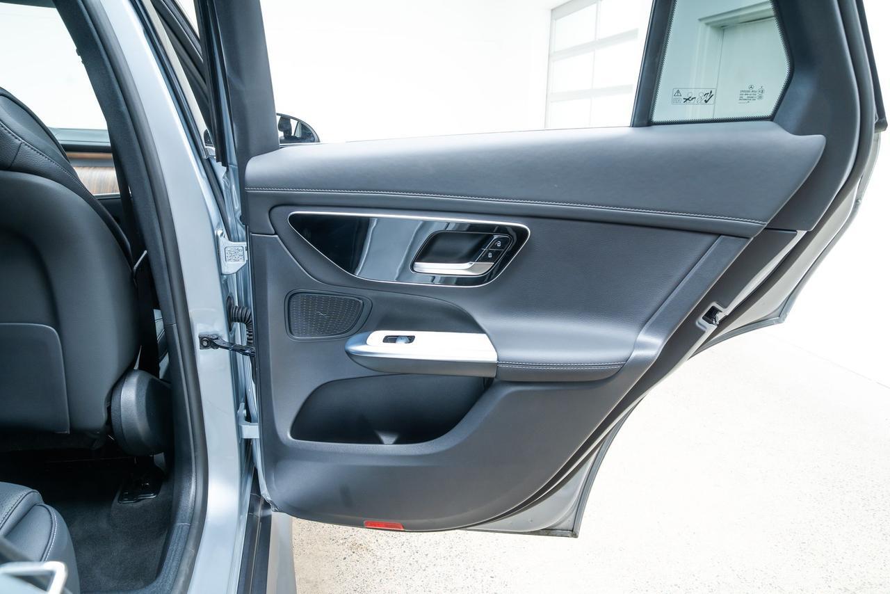 2025 Mercedes-Benz GLC GLC 350e 1 Owner AMG Line Active Park Assist Portland OR