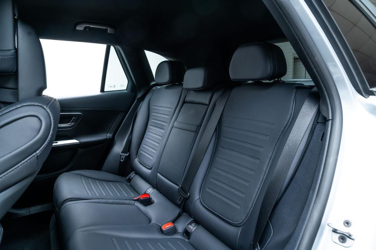 2025 Mercedes-Benz GLC GLC 350e 1 Owner AMG Line Active Park Assist Portland OR