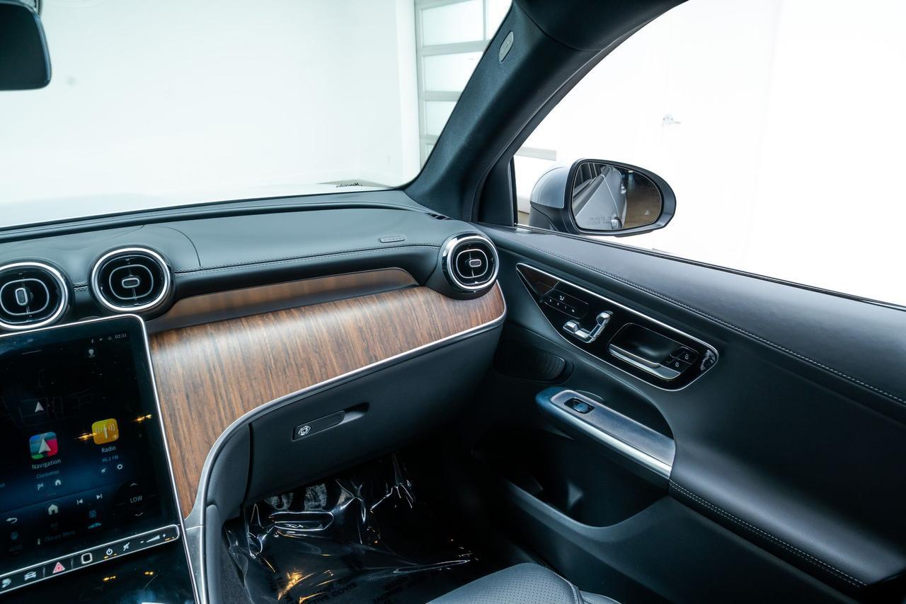2025 Mercedes-Benz GLC GLC 350e 1 Owner AMG Line Active Park Assist Portland OR
