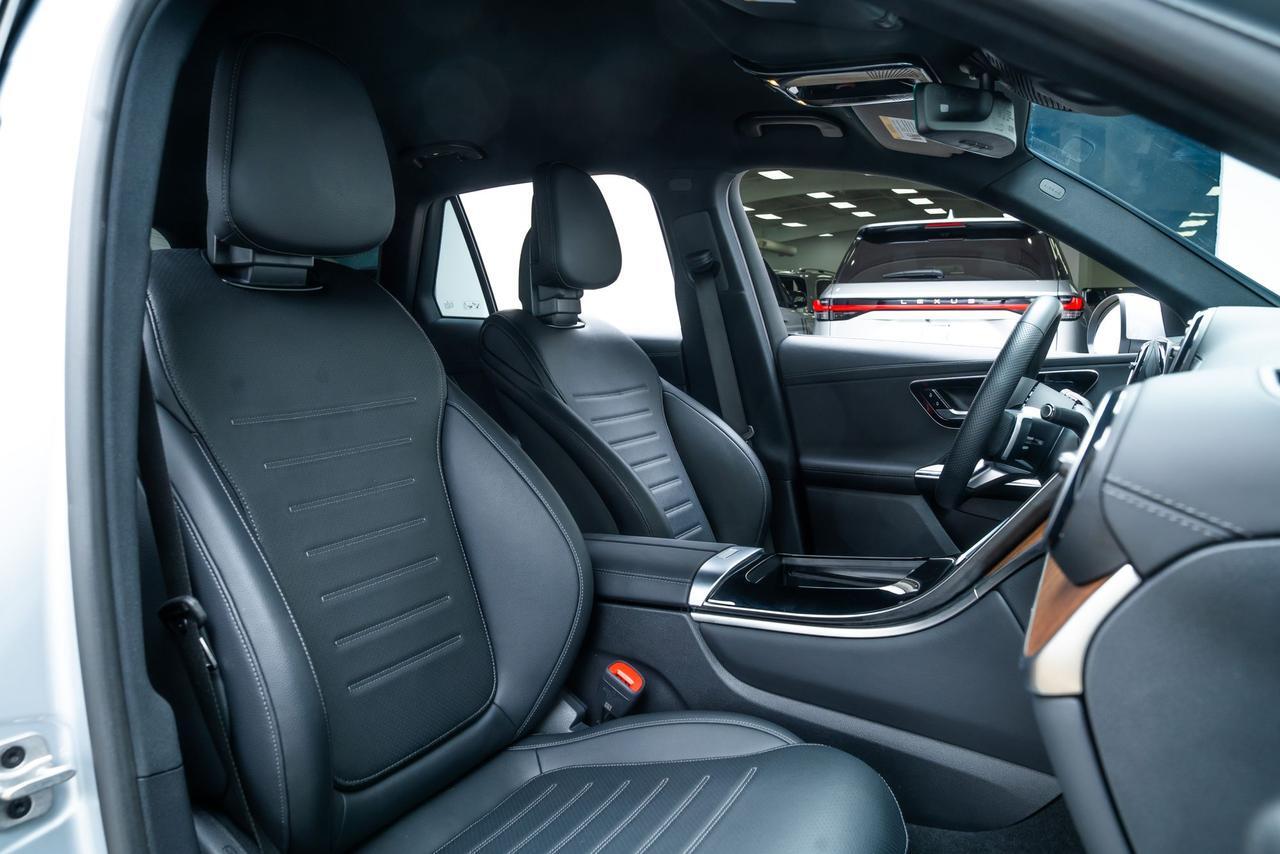 2025 Mercedes-Benz GLC GLC 350e 1 Owner AMG Line Active Park Assist Portland OR