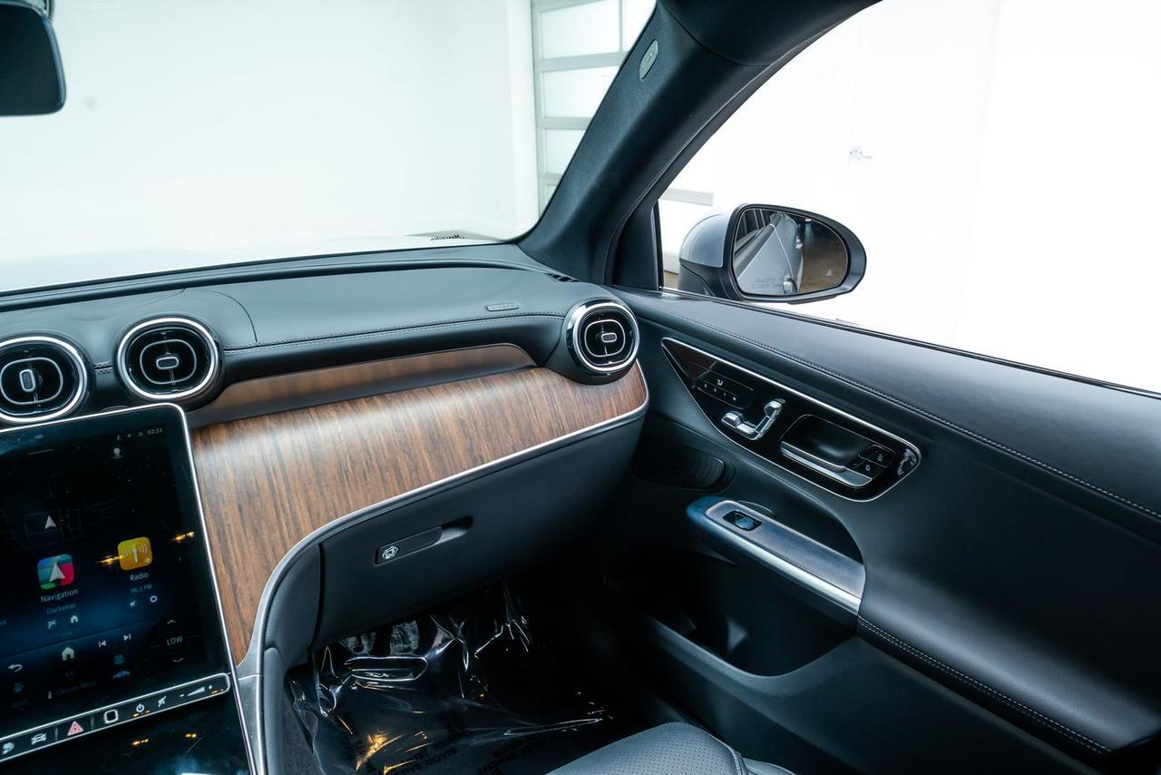 2025 Mercedes-Benz GLC GLC 350e 1 Owner AMG Line Active Park Assist Portland OR