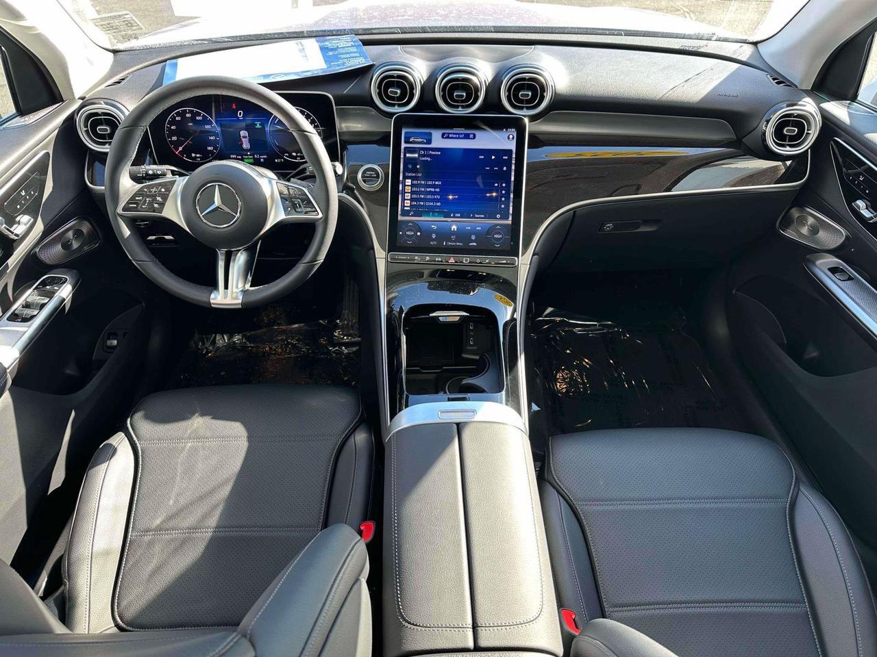 2025 Mercedes-Benz GLC Base - Photo 11