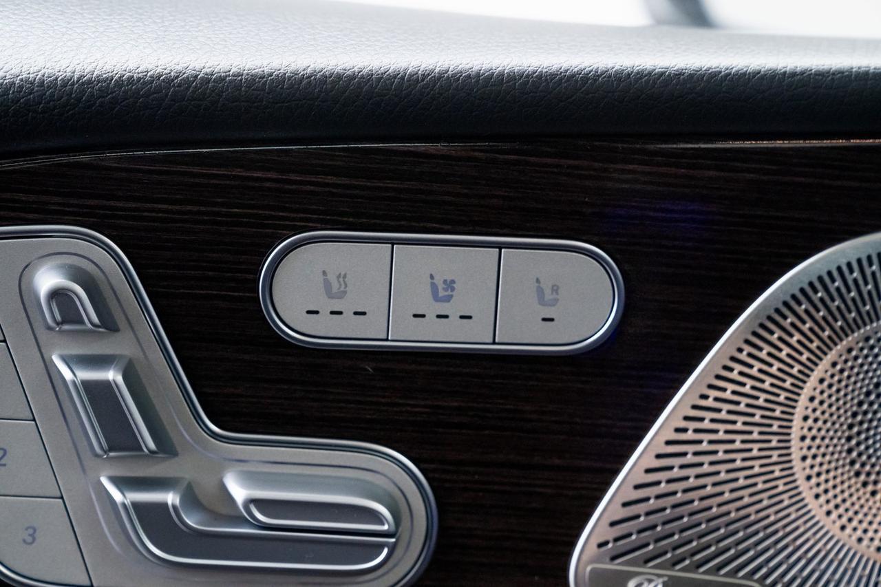 2025 Mercedes-Benz GLE GLE 450e 1 Owner AMG Line Exterior Panoramic Sliding Roof Portland OR