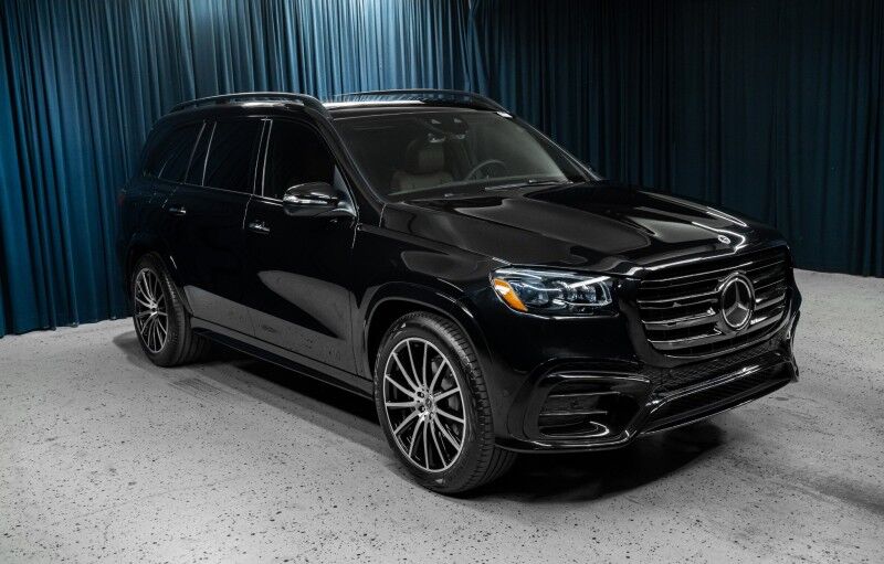 2025 Mercedes Benz GLS 450 4MATIC photo 3