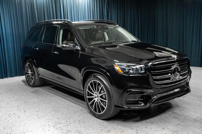 2025 Mercedes Benz GLS 450 4MATIC photo 4