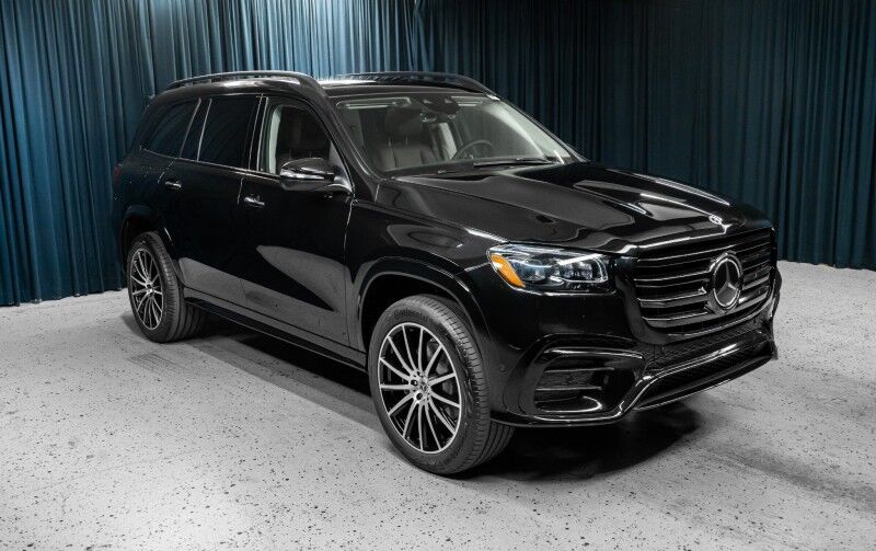 2025 Mercedes Benz GLS 450 4MATIC photo 4
