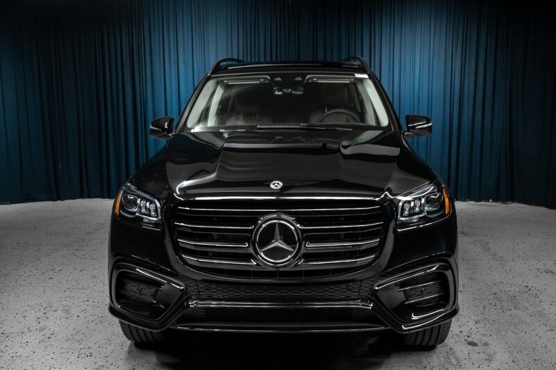 2025 Mercedes Benz GLS 450 4MATIC photo 3
