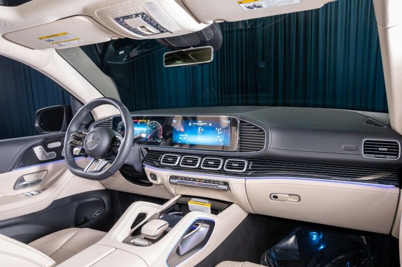 2025 Mercedes Benz GLS 450 4MATIC photo 4