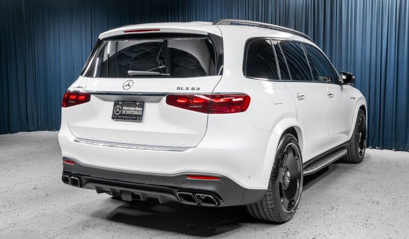 2025 Mercedes Benz GLS AMG 63 4MATIC photo 4