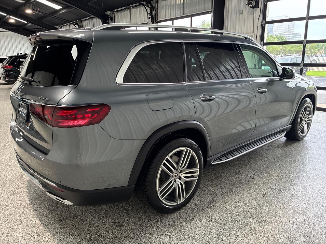 2025 Mercedes-Benz GLS450 Buckets, Illuminated Running Boards, Heated Steering Wheel