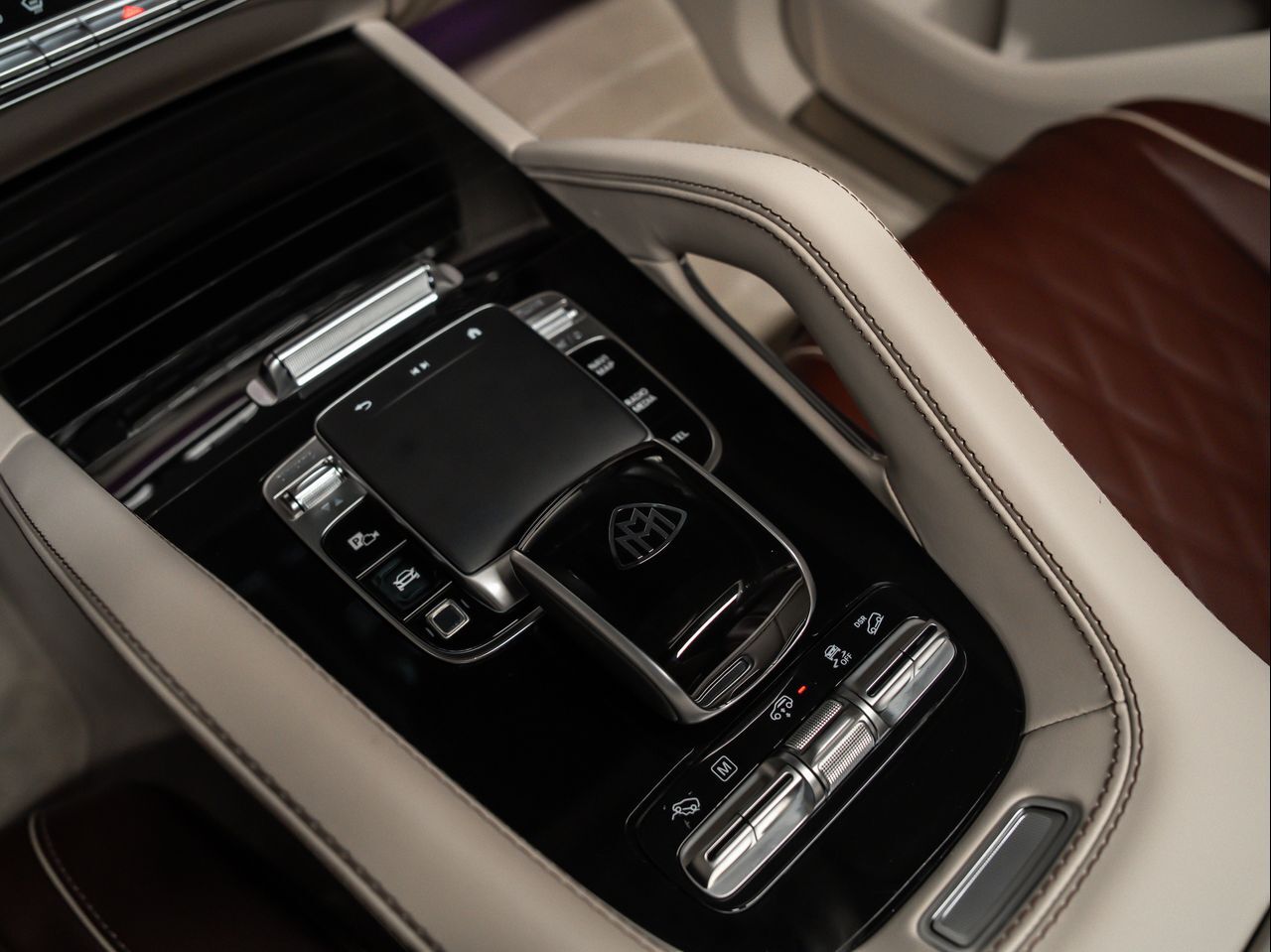 2025 Mercedes-Benz Maybach GLS 600 4MATIC Santa Clarita CA