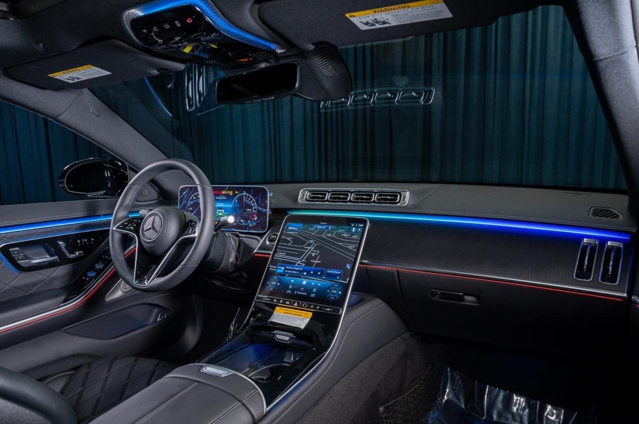 2025 Mercedes Benz S 580e 4MATIC photo 4
