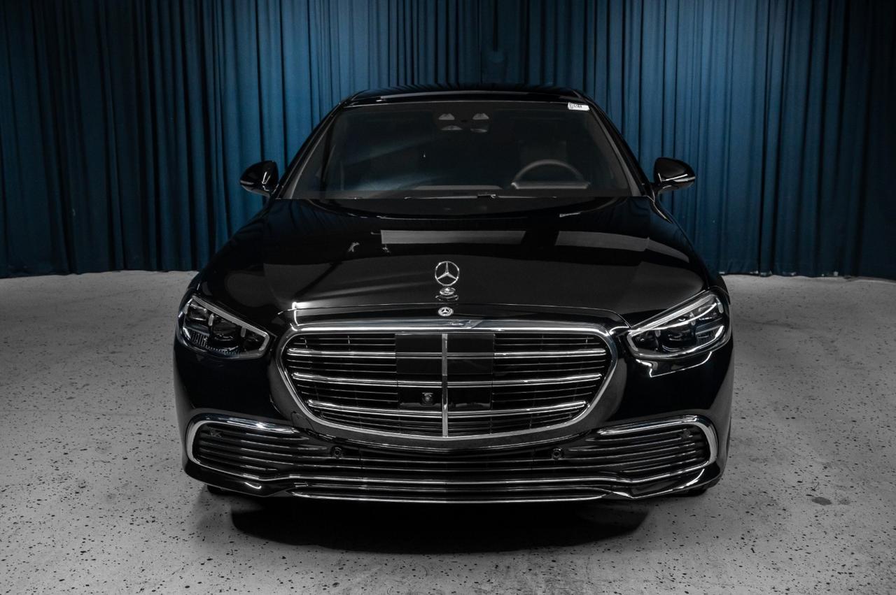 2025 Mercedes Benz S 580e 4MATIC photo 2