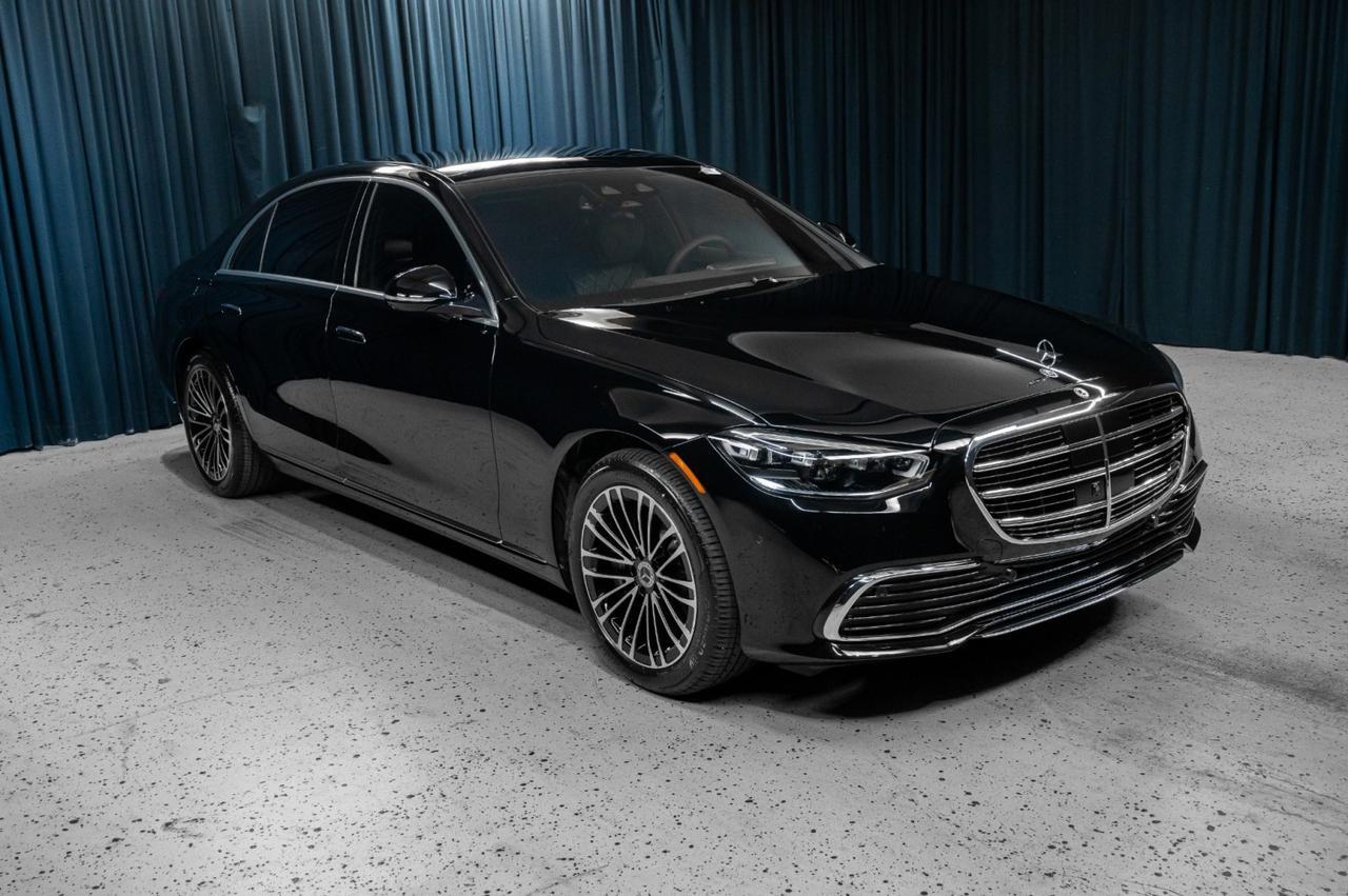 2025 Mercedes Benz S 580e 4MATIC photo 3