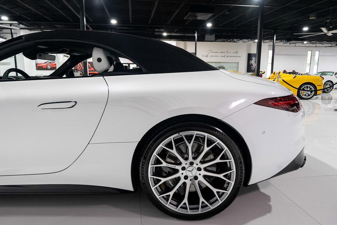 2025 Mercedes-Benz SL AMG SL 43 Moonlight White Metallic paint,Night Package Plus,Exclusive Nappa leather interior & MORE! Fort Lauderdale FL