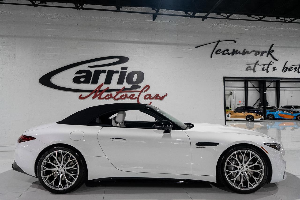 2025 Mercedes-Benz SL AMG SL 43 Moonlight White Metallic paint,Night Package Plus,Exclusive Nappa leather interior & MORE! Fort Lauderdale FL
