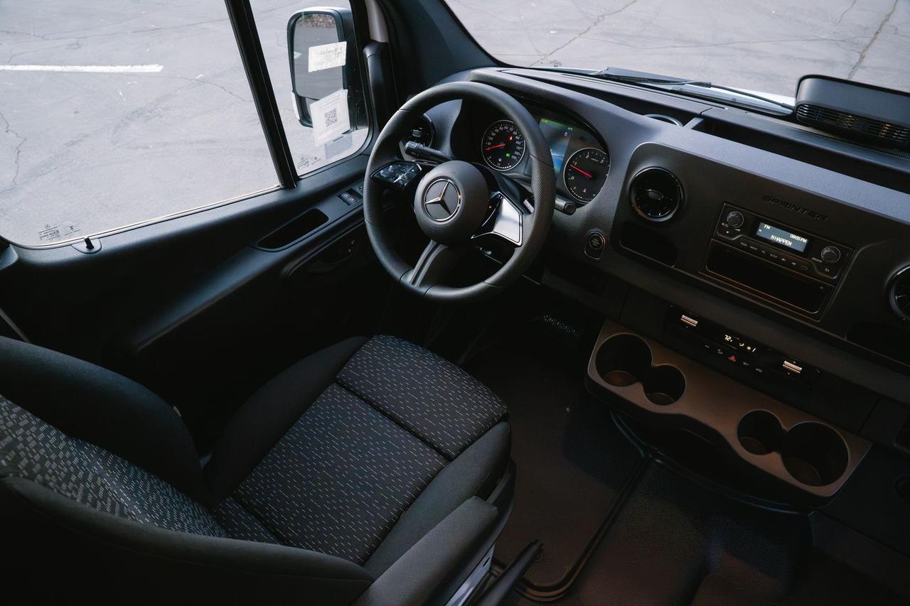 2025 Mercedes-Benz Sprinter 2500 Cargo 144 WB Gladstone OR