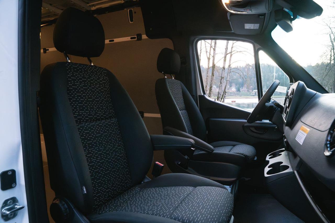 2025 Mercedes-Benz Sprinter 2500 Cargo 144 WB Gladstone OR