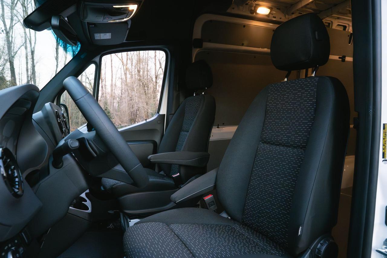 2025 Mercedes-Benz Sprinter 2500 Cargo 144 WB Gladstone OR