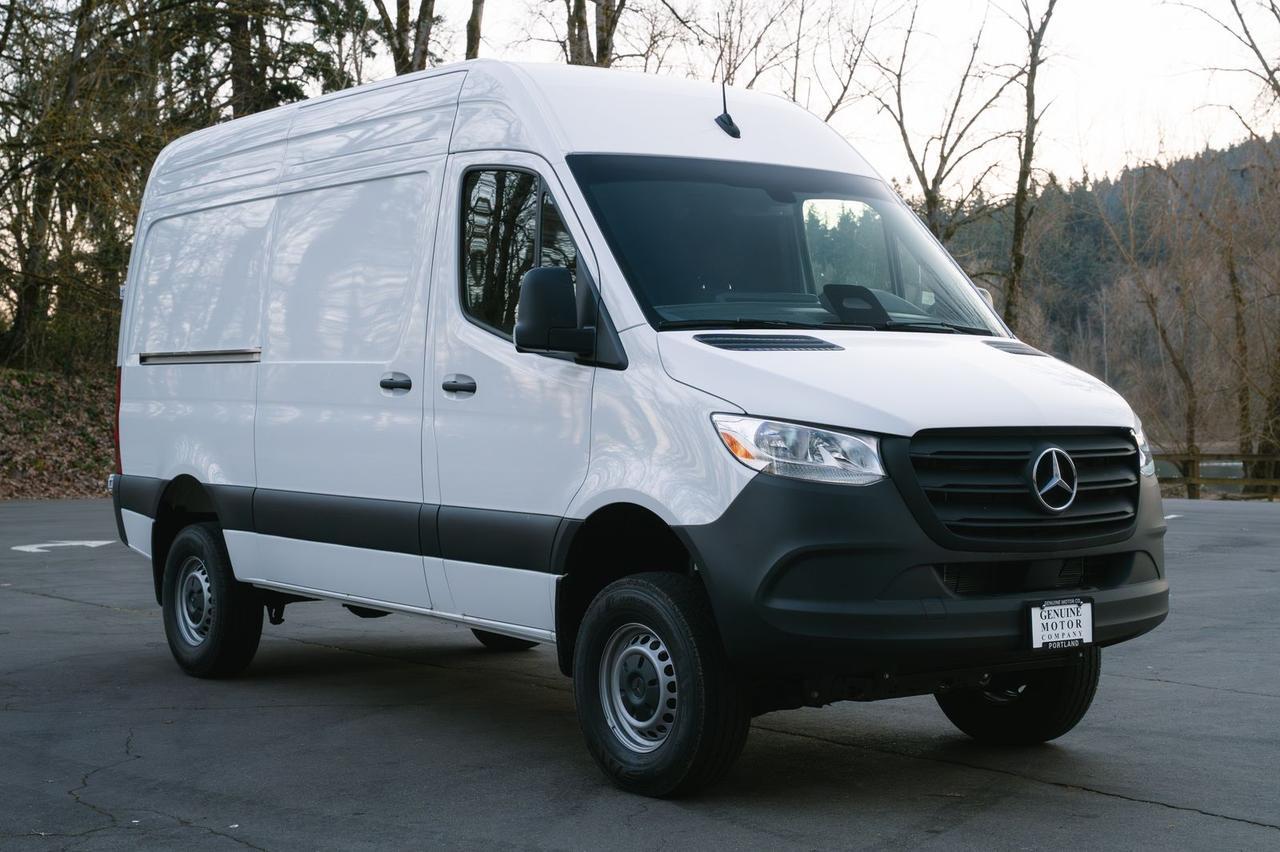 2025 Mercedes-Benz Sprinter 2500 Cargo 144 WB