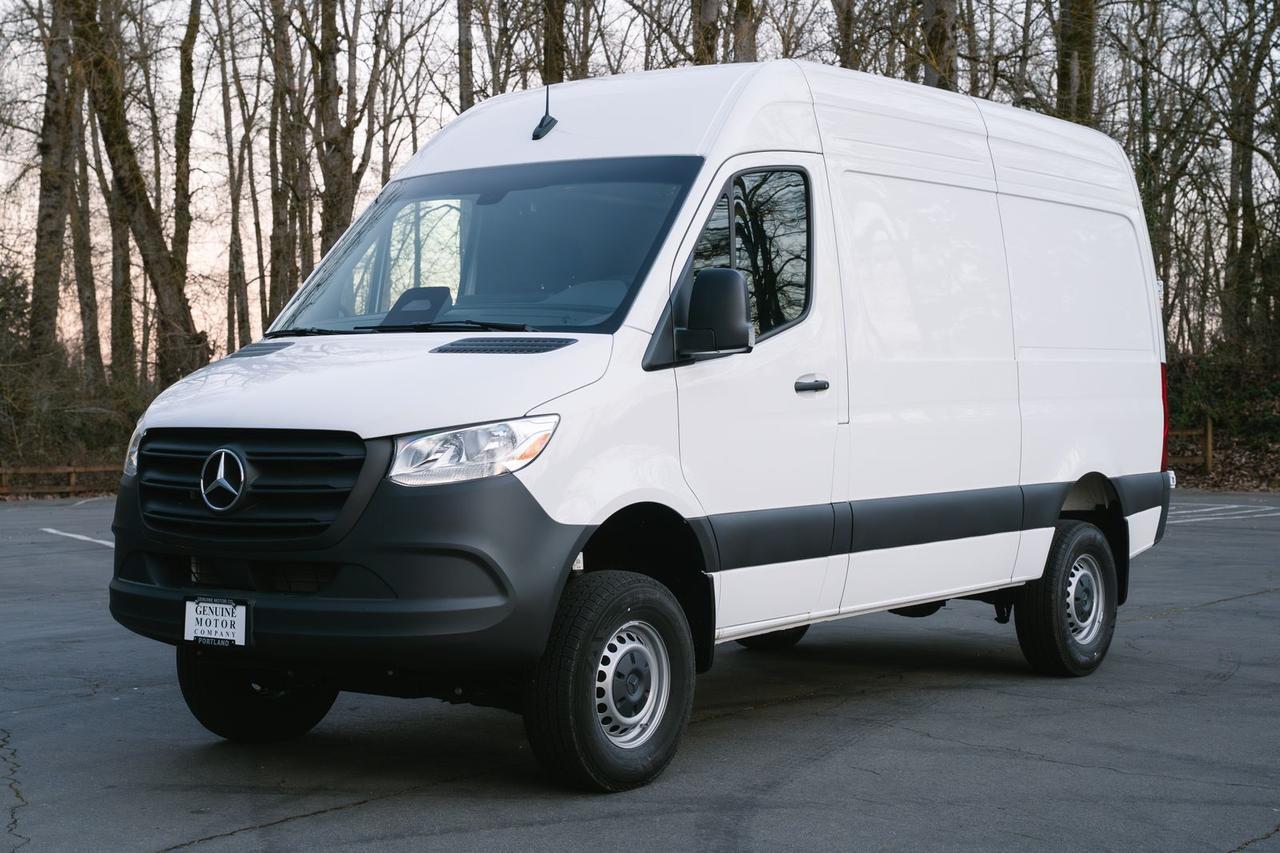 2025 Mercedes-Benz Sprinter 2500 Cargo 144 WB