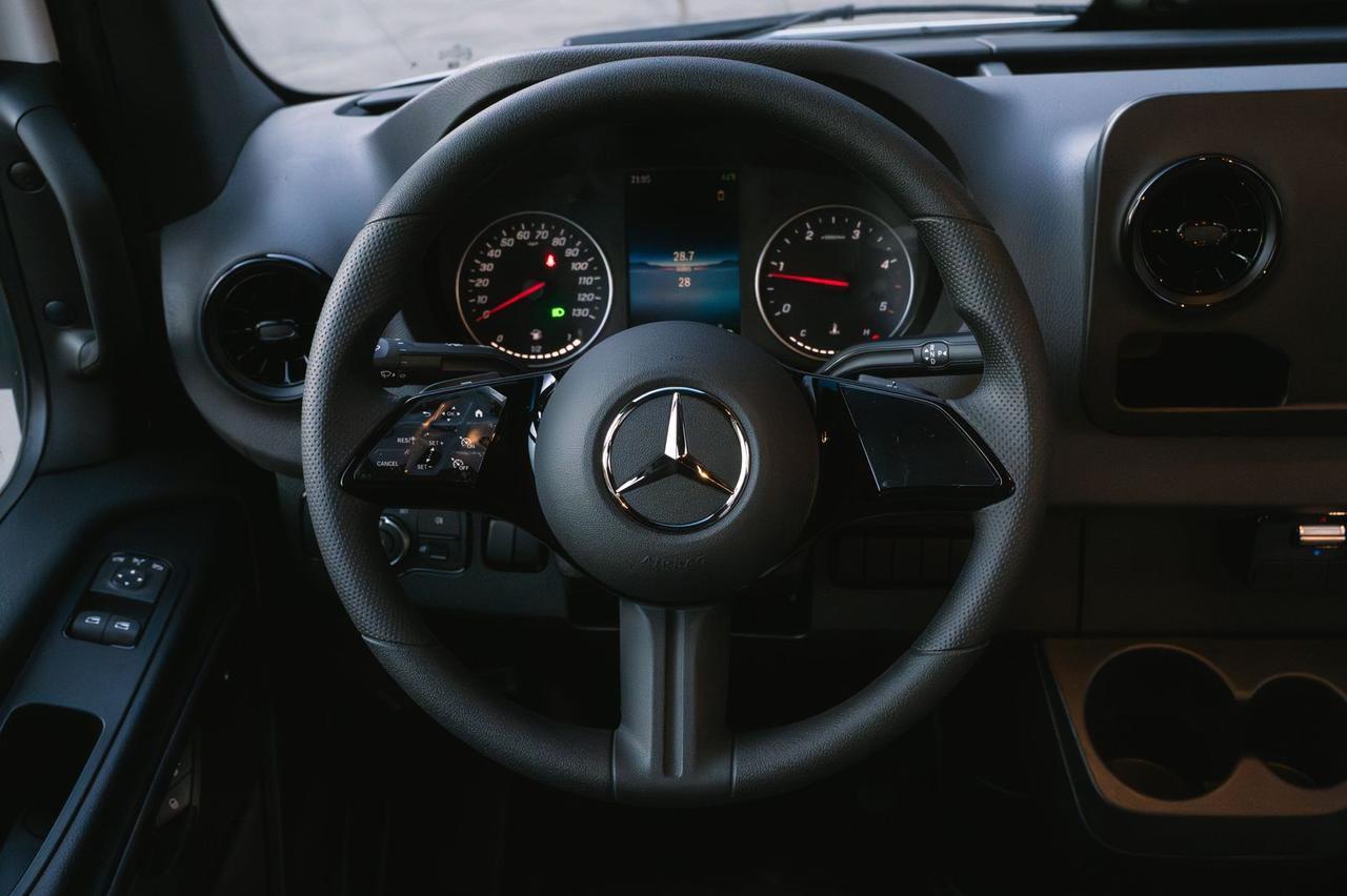 2025 Mercedes-Benz Sprinter 2500 Cargo 144 WB Gladstone OR