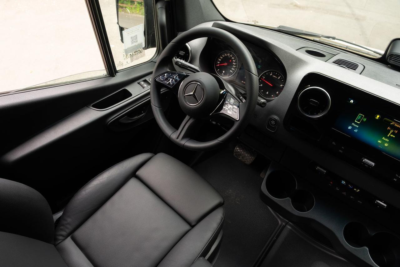 2025 Mercedes-Benz Sprinter 2500 Cargo 144 WB Gladstone OR
