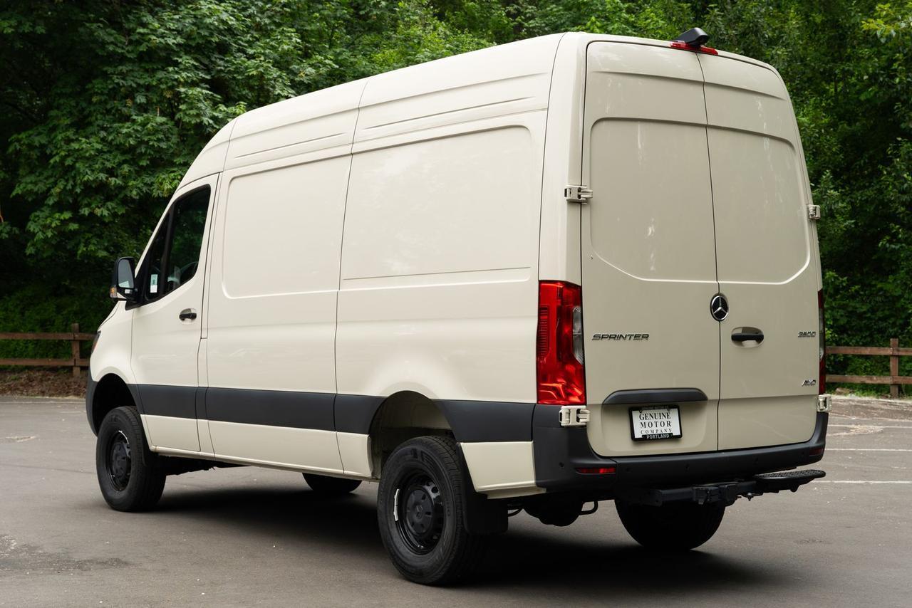 2025 Mercedes-Benz Sprinter 2500 Cargo 144 WB Gladstone OR