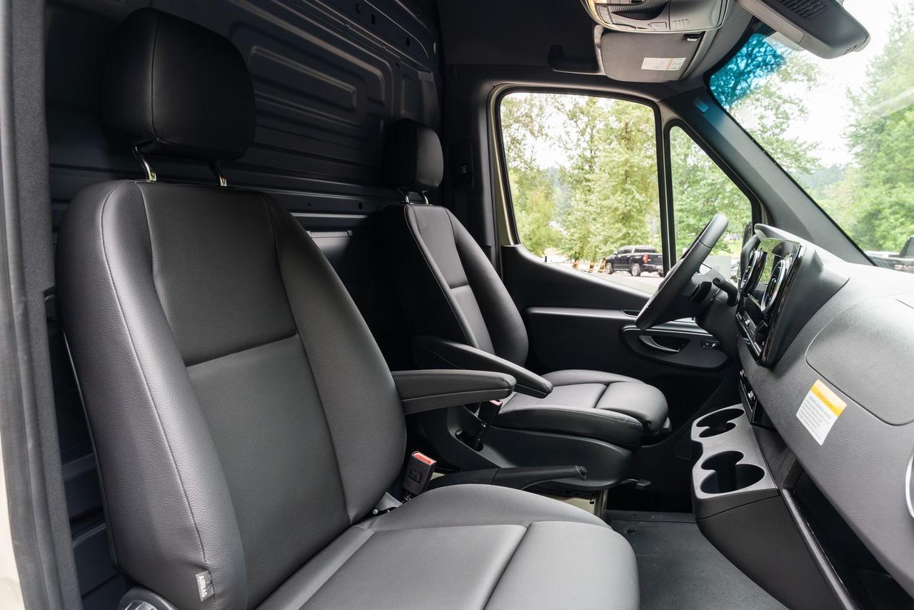 2025 Mercedes-Benz Sprinter 2500 Cargo 144 WB Gladstone OR